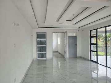 6 Bedroom House
