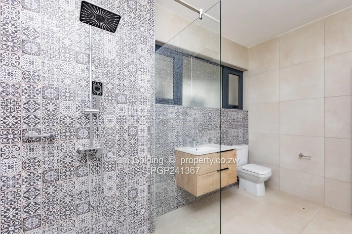 Ready to Move in Apartment in Great Location (Sole Mandate)