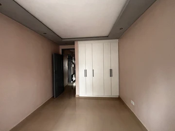 3 Bedroom Flat & Apartment