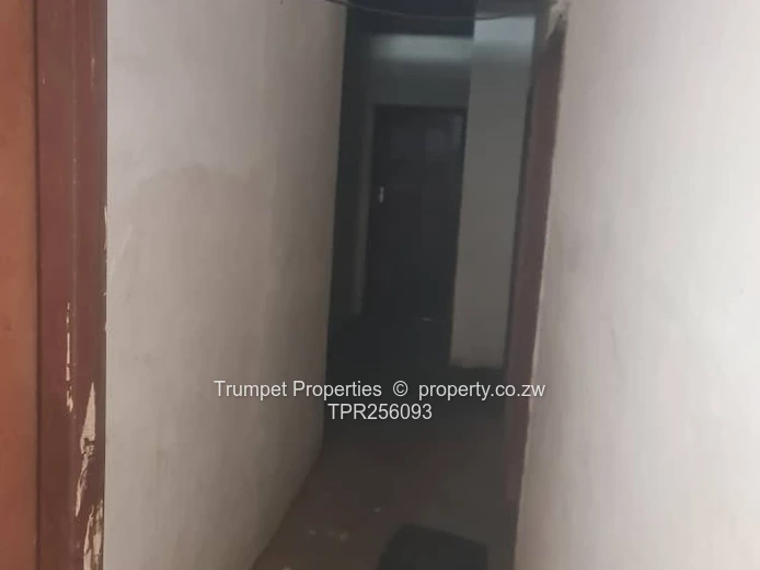 Spacious 5-Bed Double-Storey Home in Old Windsor Ruwa, Title deeds