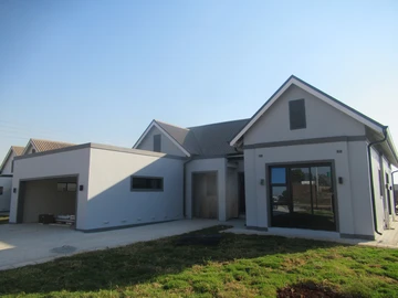 4 Bedroom Flat & Apartment