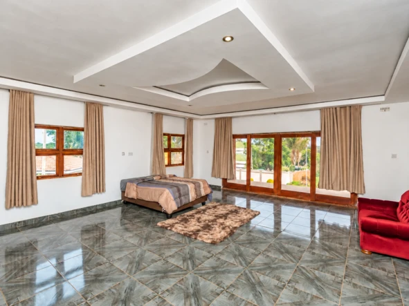 7 Bedroom House