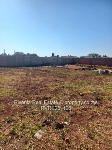 Mount Pleasant 1595 m² — Walled Stand, Subdivision Potential,with commercial rights Tarred Road