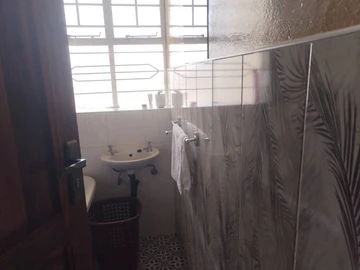 2 Bedroom Flat & Apartment