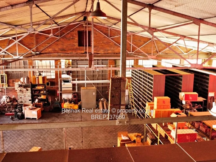 Warehouse and workshop for sale in Belmont 