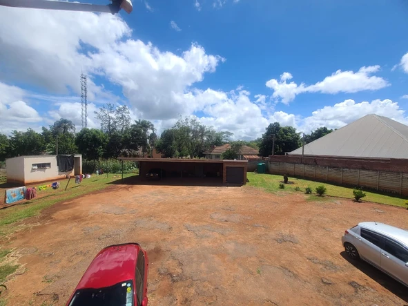 2 Bedroom Flat & Apartment