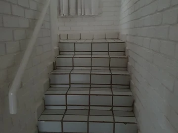 2 Bedroom Flat & Apartment