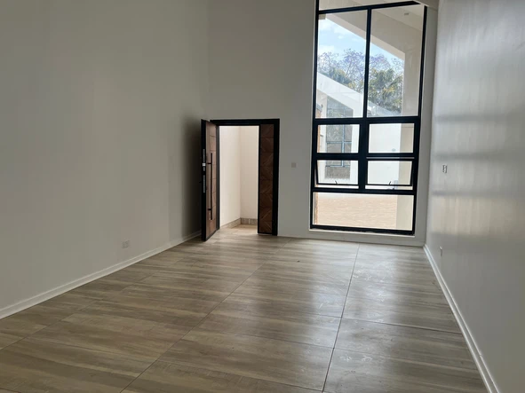 3 Bedroom Flat & Apartment
