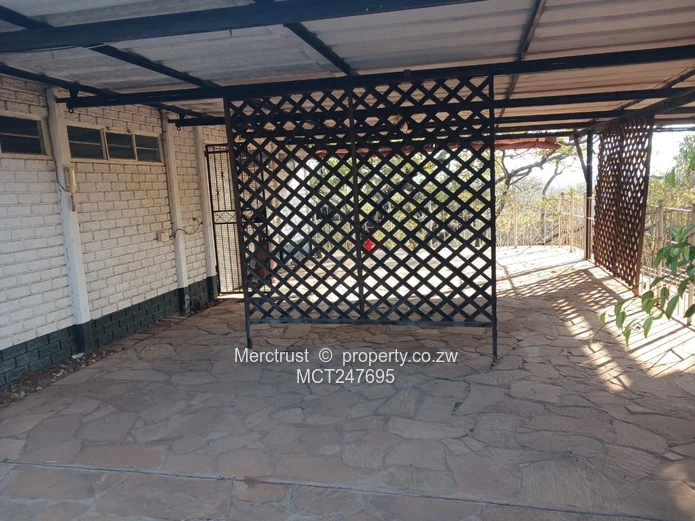 Charming spacious 2 bedroom cottage!