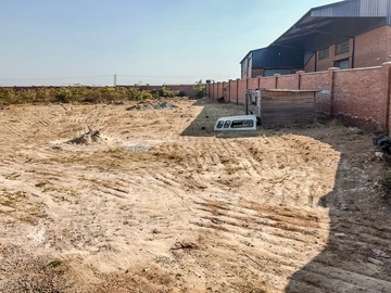 Commercial & Industrial Land