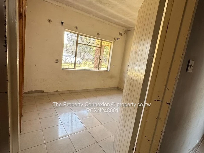 Prime Location & Secure Family Living: 3-Bed House to Rent – Bluffhill
