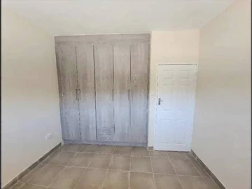2 Bedroom Flat & Apartment