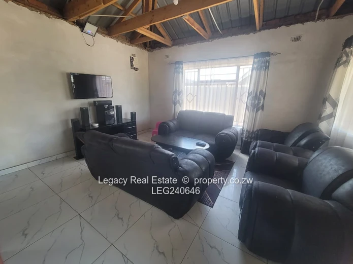 Neat 3 Bedroom Cottage With Borehole In Ushewokunze