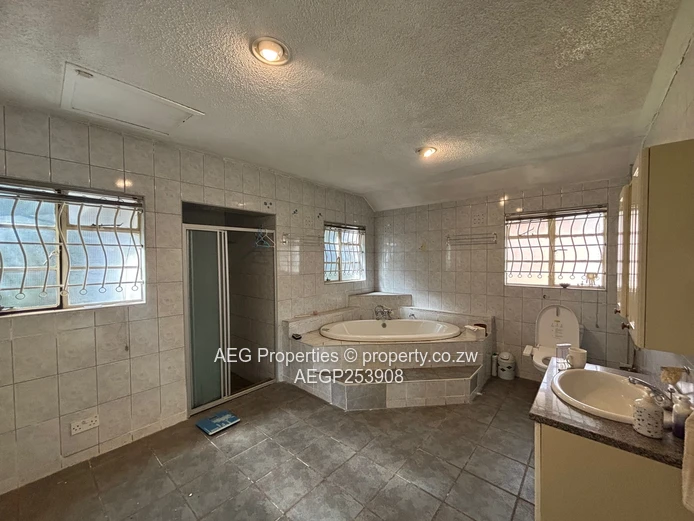 Emerald Hill: 5-Bed Home with Pool & Borehole (Sole Mandate)
