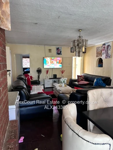 Well Kept and Spacious House in Zengeza! (Sole Mandate)