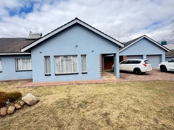 Strathaven House For Sale