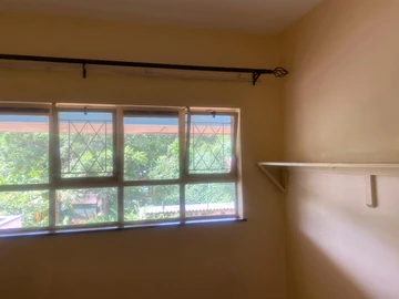 2 Bedroom Flat & Apartment