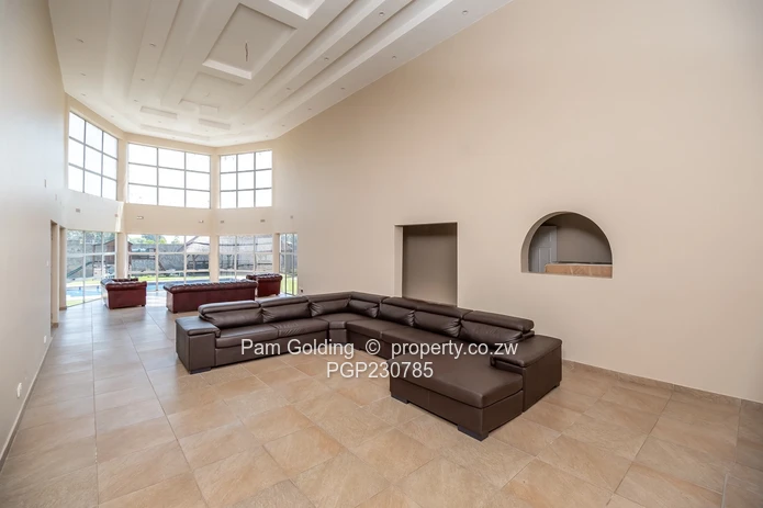 Luxury living home (Sole Mandate)