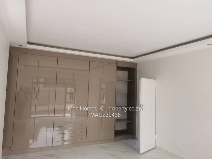 Stunning 3 bedroomed ,modern cluster for sale