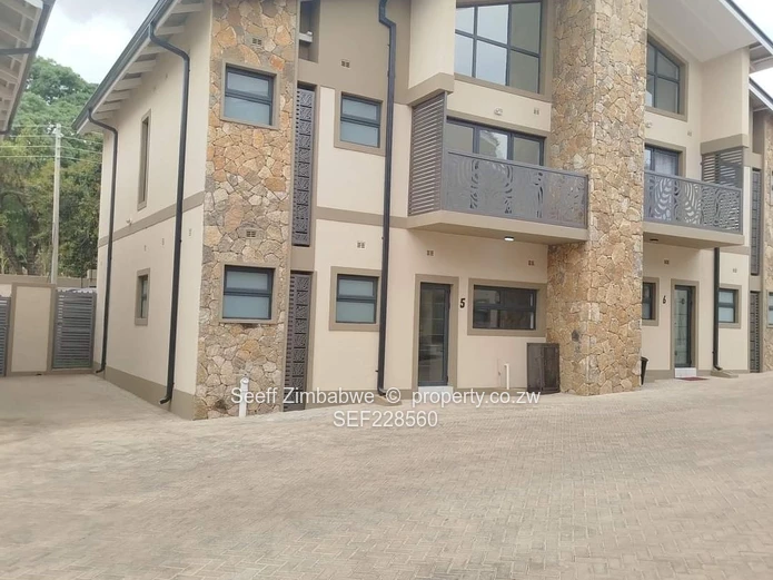 Modern 3bed townhouse duplex apartment in Newlands