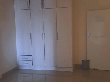 6 Bedroom House