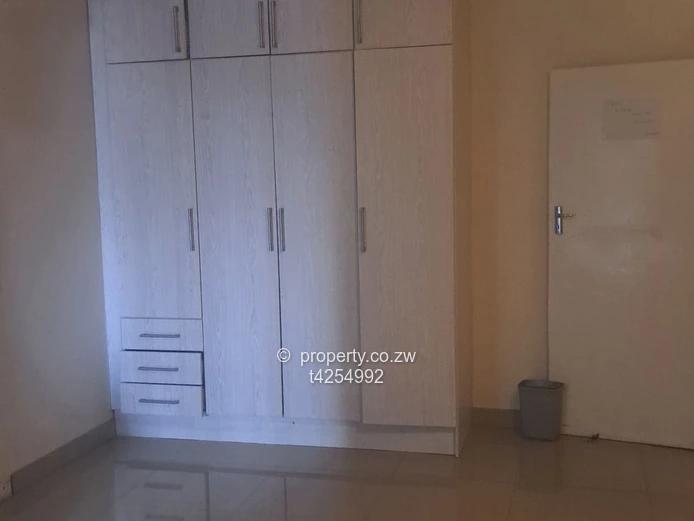 Greystone Park neat 6 bedroomed house to Rent 