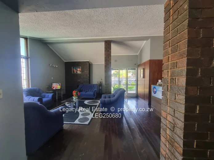 Upper Hillside 4BR — Walled Home with Main Rd Frontage