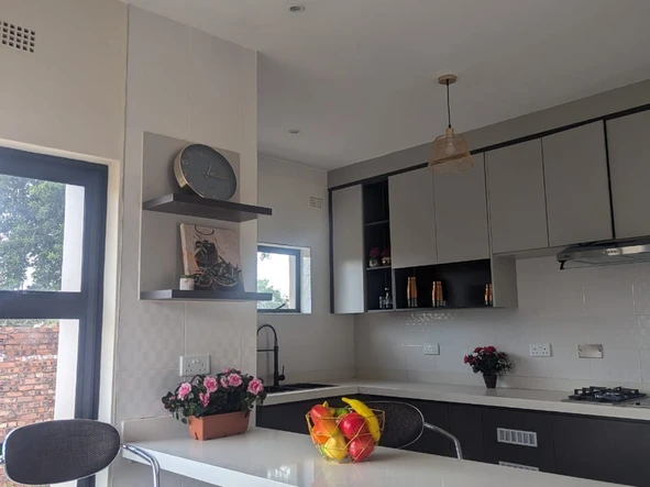 4 Bedroom Flat & Apartment