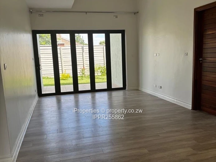 Modern 3BR/3BA Garden Flat with Lock-Up Garage – Borrowdale West