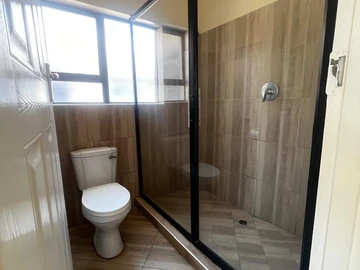 3 Bedroom Flat & Apartment