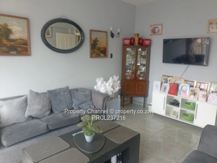 Spacious 1-Bed Apartment with City Views - Avenues