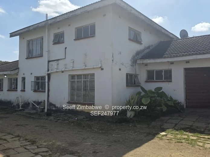 Highlands 5-Bed Family Home on 3,554 m² — Borehole