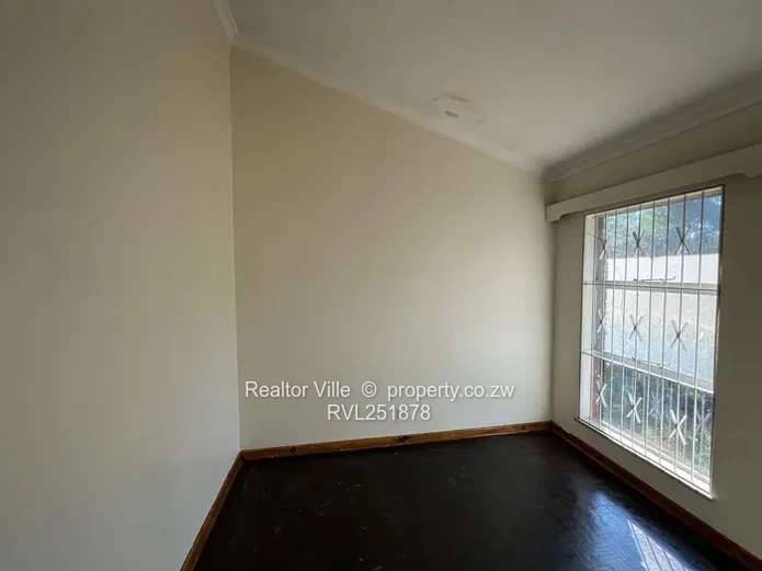 Sunlit 2-Bed Garden Flat, Greystone Park — 200 m² & Borehole
