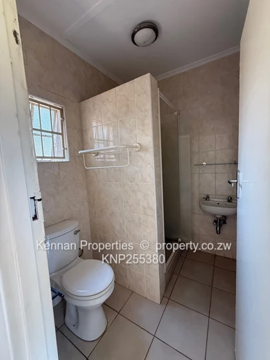 3 bedroom cluster unit available for rent 