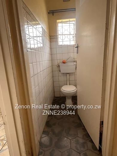 3bedroom house to let in Emerald Hill 