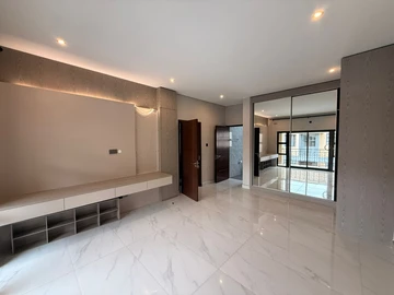 3 Bedroom Flat & Apartment