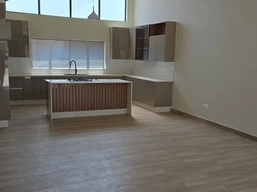 3 Bedroom Flat & Apartment