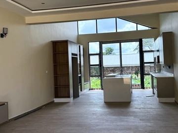 4 Bedroom Flat & Apartment