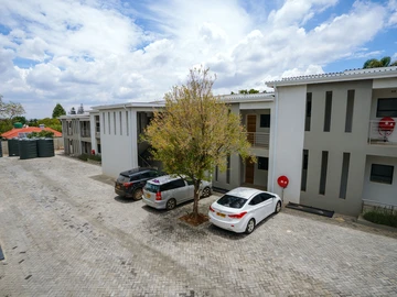 2 Bedroom Flat & Apartment