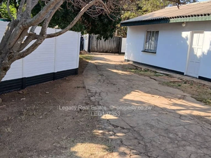 Spacious 4 Bedroom House for Rent in Mabelreign, Harare with Borehole