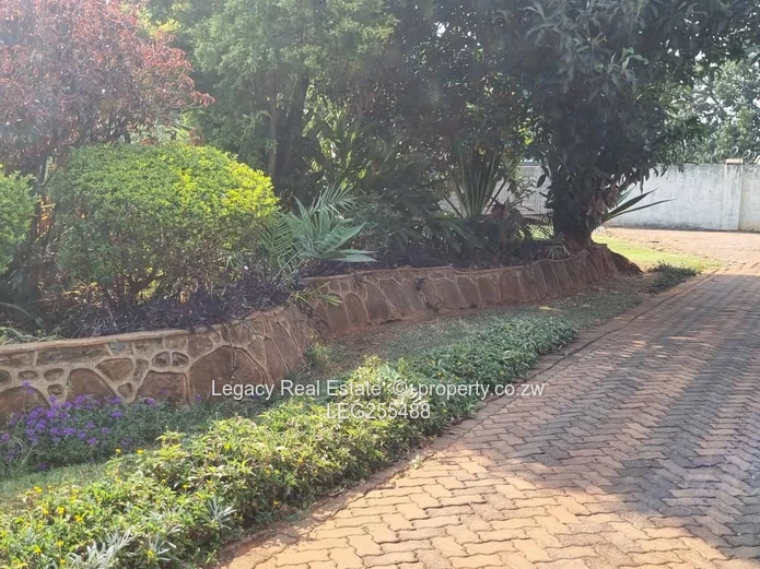 Borrowdale 5-Bed Home with Double Garage & Borehole