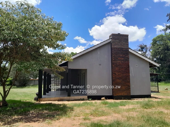 3 Bedroom House for Rent in Hatfield - Rates included