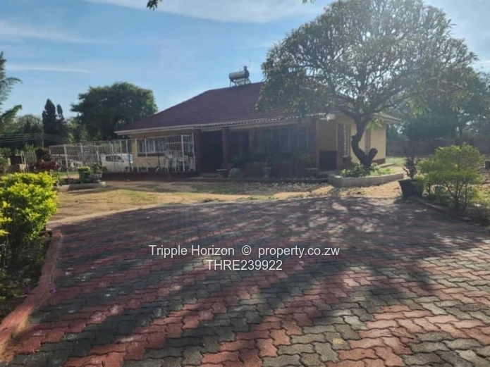 4-Bed Waterfalls Home on 3200m² with Driveway & Borehole