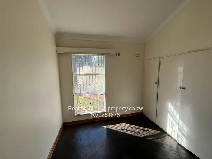 Sunlit 2-Bed Garden Flat, Greystone Park — 200 m² & Borehole
