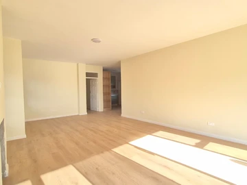 3 Bedroom Flat & Apartment