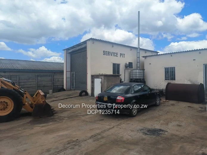 1939m² Industrial Yard with Factory , Ruwa