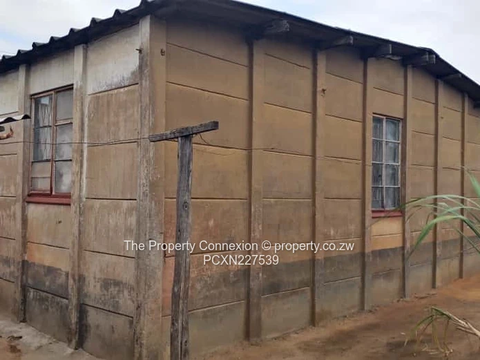 Spacious 4-Room Home for Sale in Dombotombo, Marondera