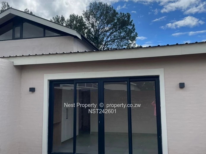 Newlands 3-Bed Townhouse — Vaulted Living, Fitted Kitchen