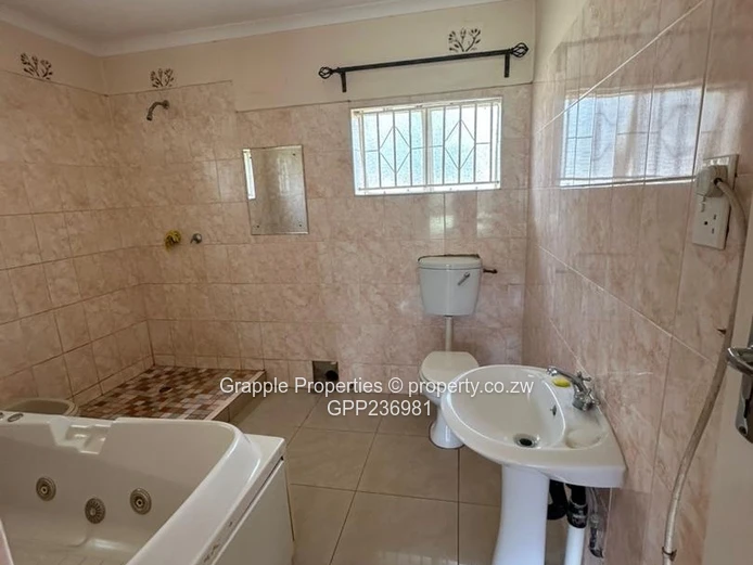 Mt Pleasant close to Arundel Village 