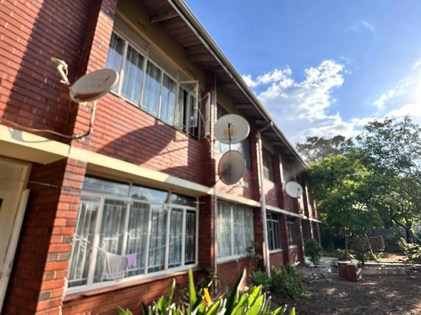 2 Bedroom Flat & Apartment